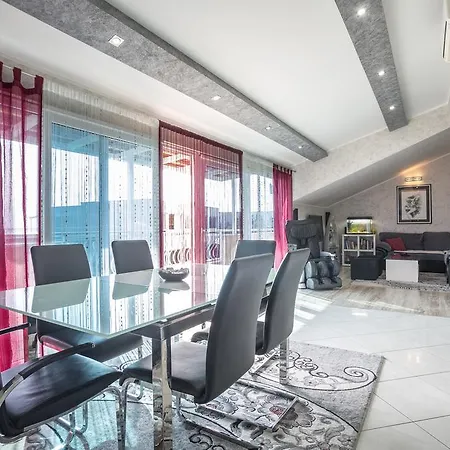 Luxury Alduk Close To Znjan With The Sea View شقة سبليت